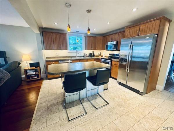 71 College ST, Clinton, NY 13323