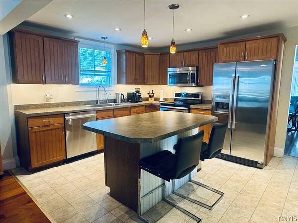 71 College ST, Clinton, NY 13323