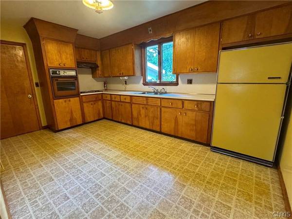 212 Meeker AVE, Utica, NY 13502