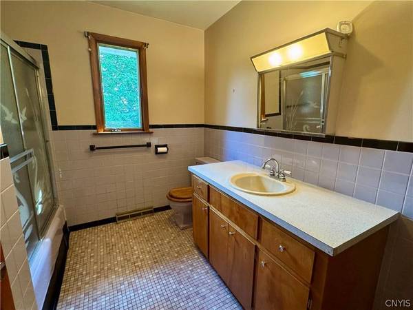 212 Meeker AVE, Utica, NY 13502