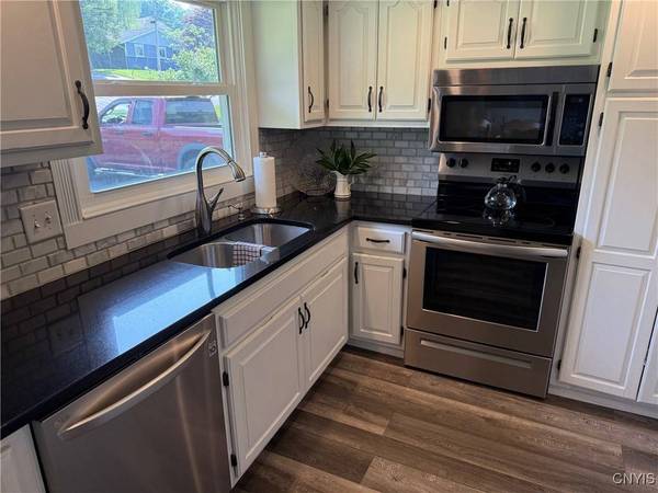 2 Beckwith CIR, Utica, NY 13413