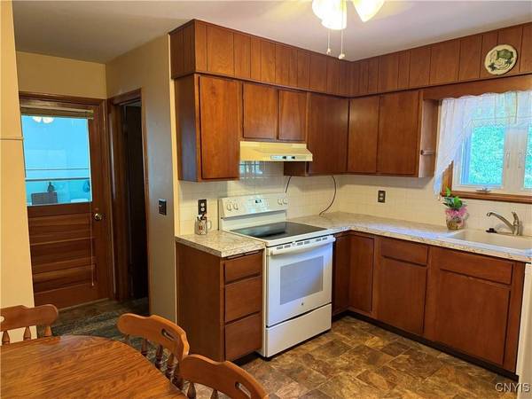 10340 Ridgecrest RD, Marcy, NY 13403