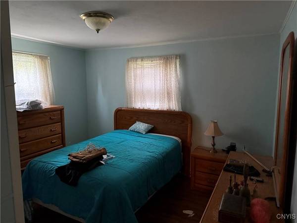 6 Denton AVE, Whitesboro, NY 13492