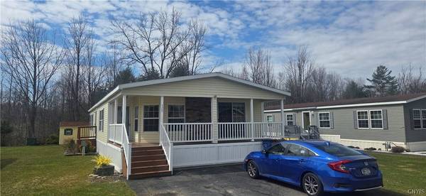 127 Royal Meadow DR, Clinton, NY 13323