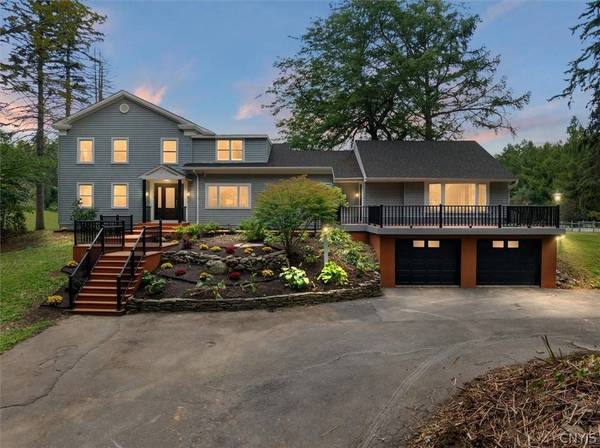 824 E Higby RD, New Hartford, NY 13413