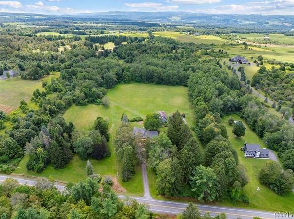824 E Higby RD, New Hartford, NY 13413