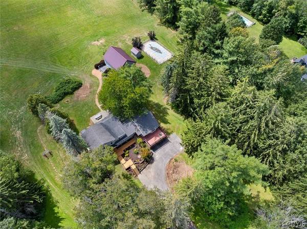 824 E Higby RD, New Hartford, NY 13413