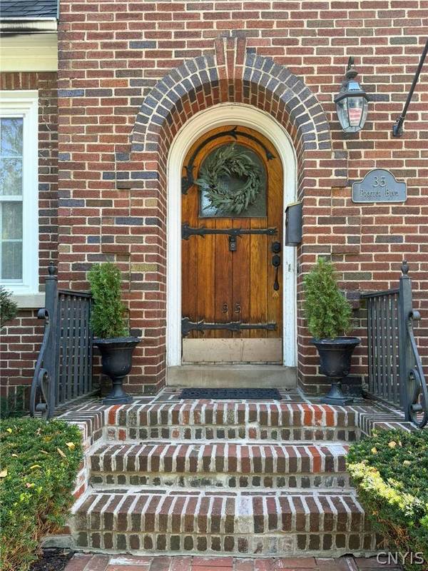 35 Proctor BLVD, Utica, NY 13501