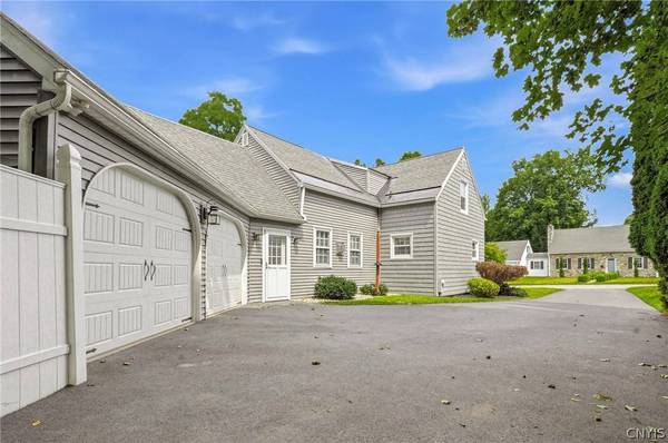 2 Allen RD, Utica, NY 13501