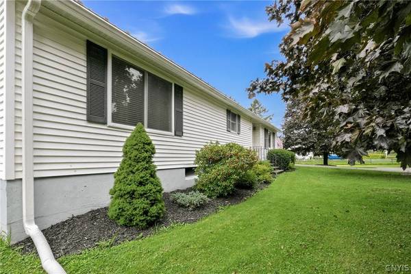 2091 Graffenburg RD, Sauquoit, NY 13456