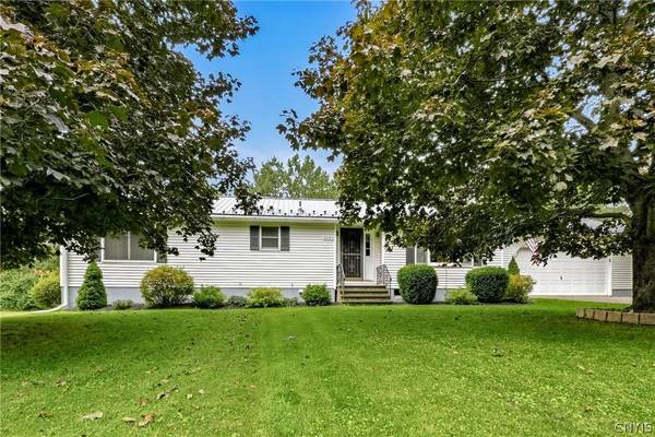 2091 Graffenburg RD, Sauquoit, NY 13456