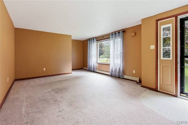 2091 Graffenburg RD, Sauquoit, NY 13456