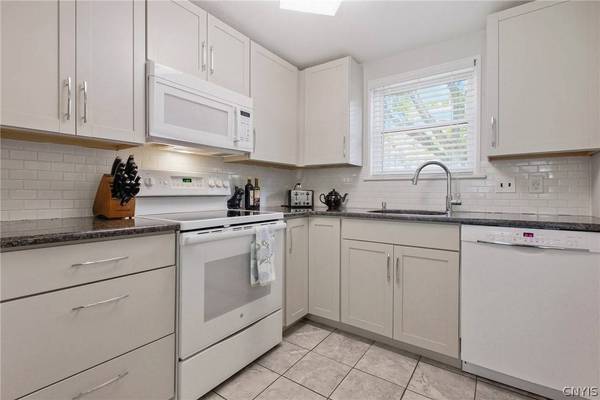 13 Chestnut Hills, New Hartford, NY 13413