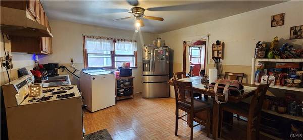 16 Bryant ST, Utica, NY 13502