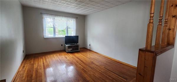 16 Bryant ST, Utica, NY 13502