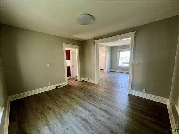 832 Waverly PL, Utica, NY 13502