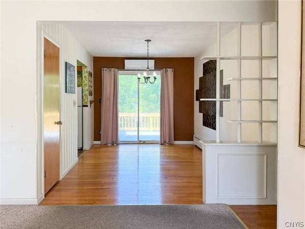 2 Vine CT, Utica, NY 13502