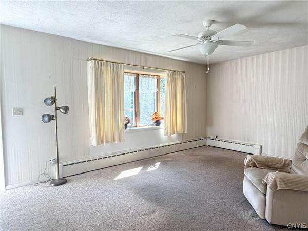 2 Vine CT, Utica, NY 13502