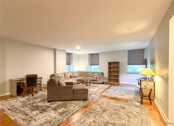 10 Foery DR, Utica, NY 13501
