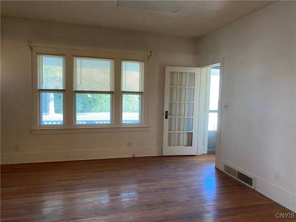 924 Eagle ST, Utica, NY 13501