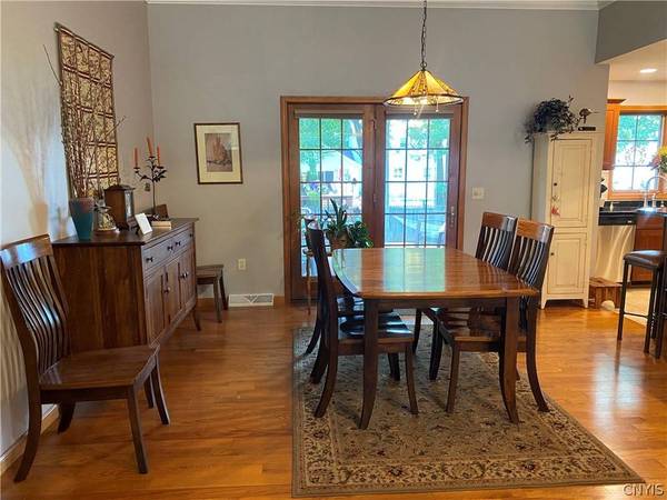 34 Fawncrest BLVD, New Hartford, NY 13413