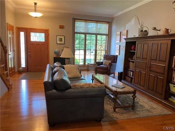 34 Fawncrest BLVD, New Hartford, NY 13413