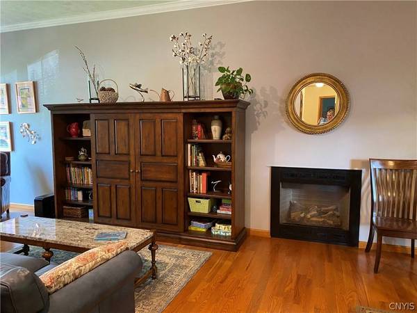 34 Fawncrest BLVD, New Hartford, NY 13413