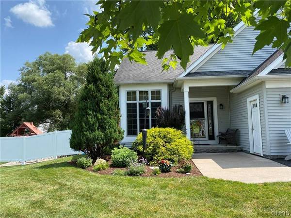 34 Fawncrest BLVD, New Hartford, NY 13413