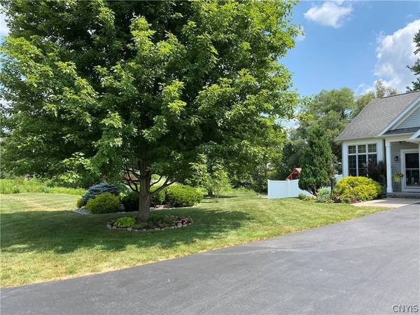 34 Fawncrest BLVD, New Hartford, NY 13413
