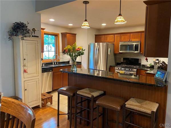 34 Fawncrest BLVD, New Hartford, NY 13413