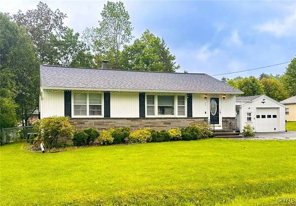 655 Glendale PL, Utica, NY 13502