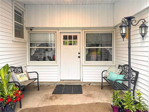 655 Glendale PL, Utica, NY 13502