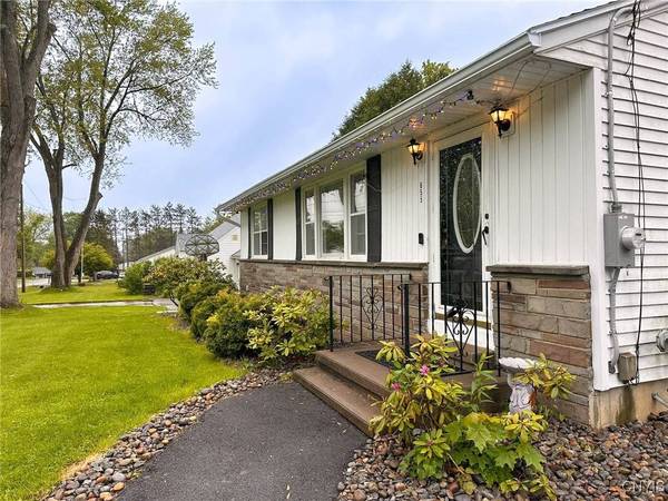 655 Glendale PL, Utica, NY 13502