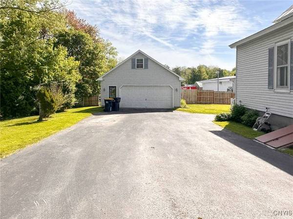 2958 Mill PL, Sauquoit, NY 13456