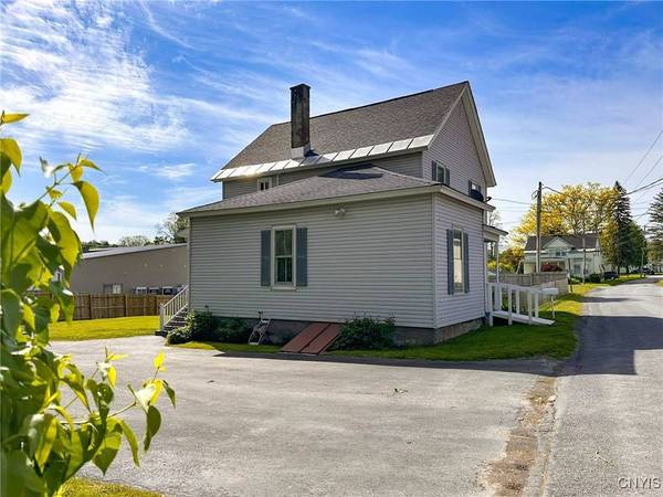 2958 Mill PL, Sauquoit, NY 13456