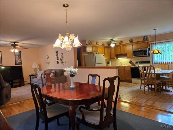 19 Shelly PL, Utica, NY 13502