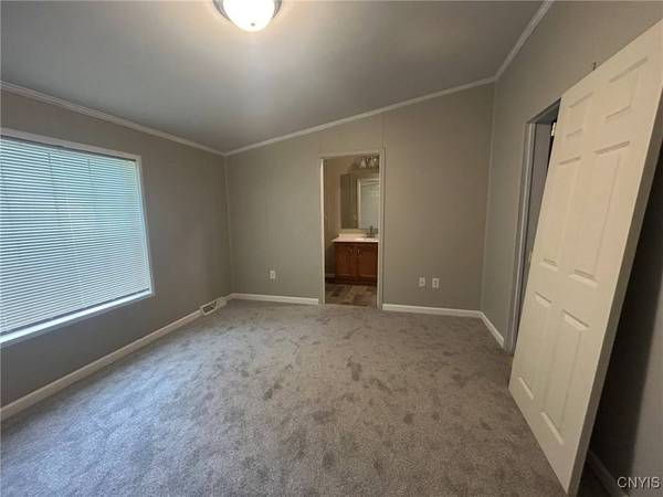 128 Concord DR, Utica, NY 13502