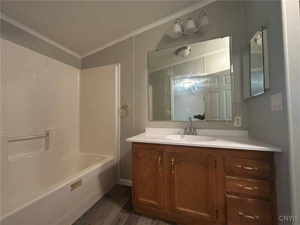 128 Concord DR, Utica, NY 13502