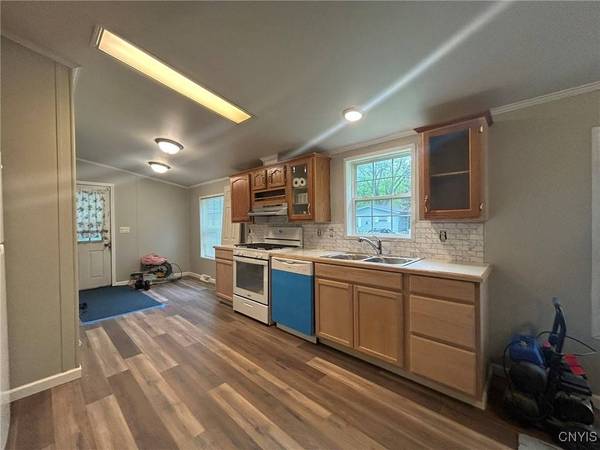 128 Concord DR, Utica, NY 13502