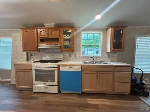 128 Concord DR, Utica, NY 13502