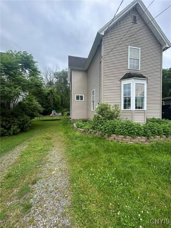 24 Elm ST, Whitesboro, NY 13492