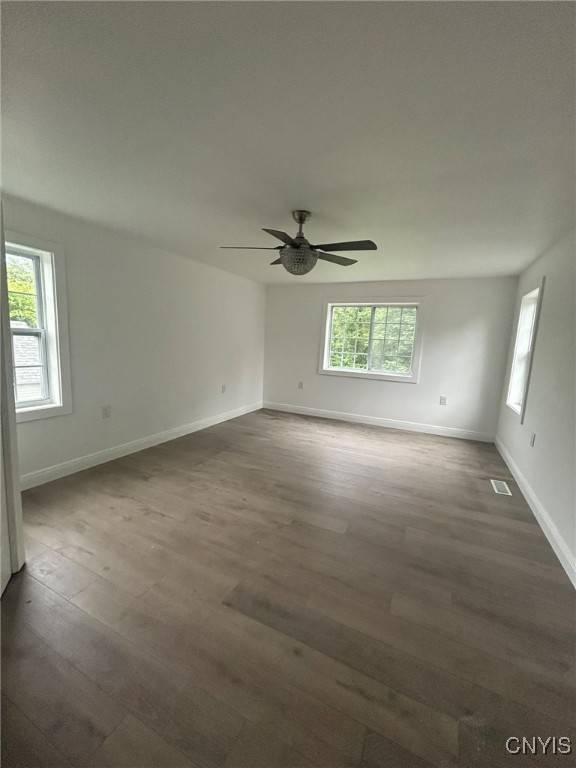 24 Elm ST, Whitesboro, NY 13492