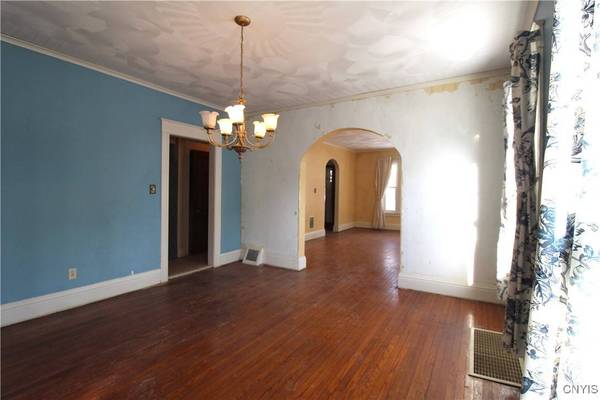 34 Proctor BLVD, Utica, NY 13501