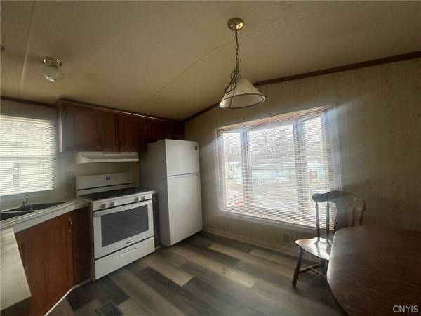 239 Colonial CIR, Utica, NY 13502