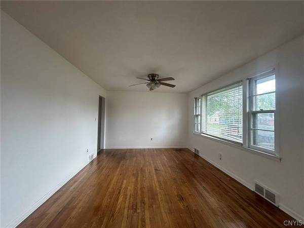 218 Roosevelt DR, Utica, NY 13502