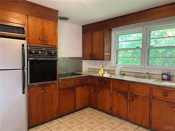 218 Roosevelt DR, Utica, NY 13502