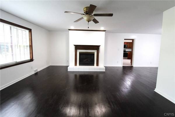 24 Forest RD, New Hartford, NY 13413