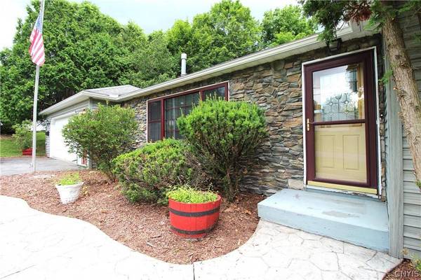 24 Forest RD, New Hartford, NY 13413