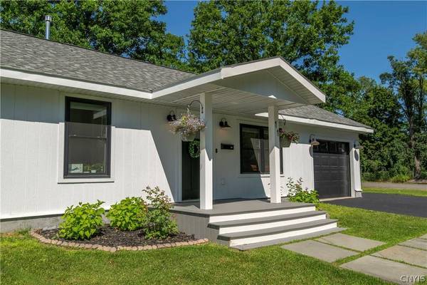 11 Ruth AVE, New Hartford, NY 13413