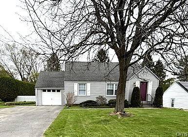 8 Beechwood RD, New Hartford, NY 13413